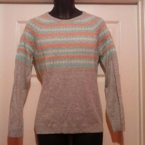 Rue 21 Sweater - Picture 2 of 4